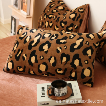 Juegos de cama cómodos populares del lecho del paño grueso y suave coralino del leopardo del café